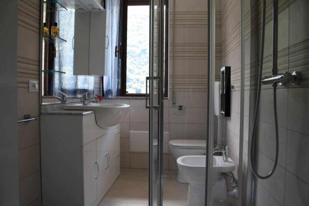 Bluelake Apartament 1 Omegna Ngoại thất bức ảnh